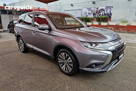 Grey 2018 Mitsubishi Outlander Wagon Exceed 7 Seat (awd)