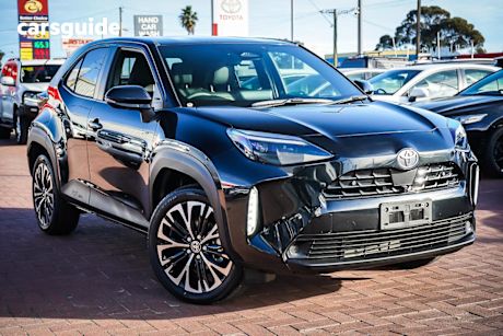 Black 2024 Toyota Yaris Cross Wagon Urban Hybrid (two-Tone)