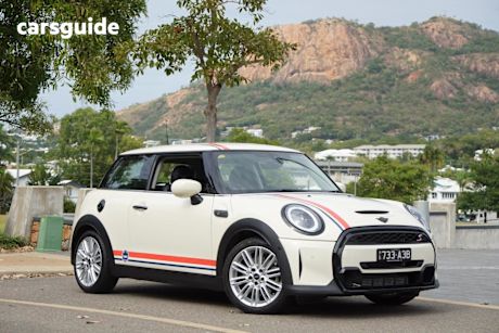 White 2022 Mini Cooper Hatchback S Classic 3D Hatch
