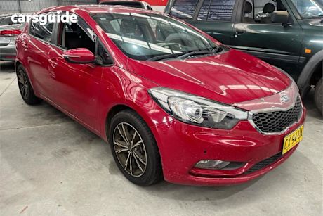 Red 2015 Kia Cerato Hatchback S