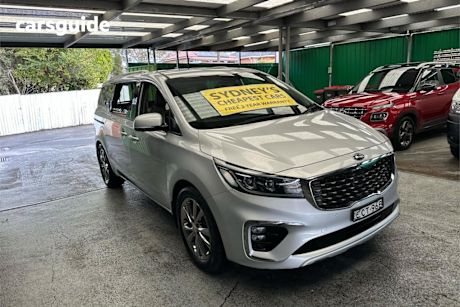 Silver 2018 Kia Carnival Wagon Platinum