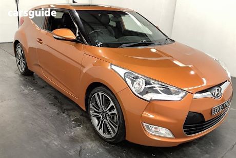 Gold 2015 Hyundai Veloster Coupe +