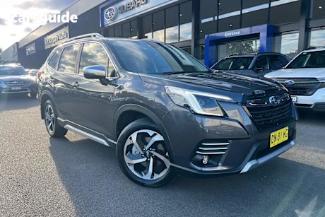 Grey 2023 Subaru Forester Wagon 2.5I-S (awd)