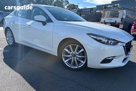 White 2018 Mazda 3 Sedan SP25