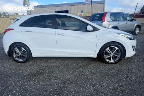 White 2015 Hyundai I30 Hatchback Active 1.6 Crdi