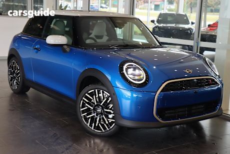 Blue 2025 Mini Cooper Hatchback S Favoured 3D Hatch