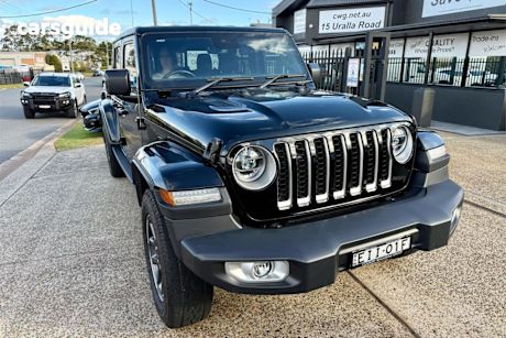 Black 2020 Jeep Gladiator Dual Cab Utility Overland (4X4)
