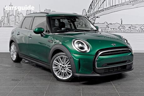 Green 2022 Mini Cooper Hatchback Classic 5D Hatch