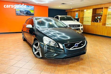 Grey 2013 Volvo S60 Sedan