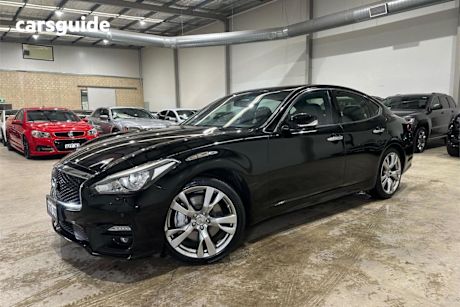 Black 2017 Infiniti Q70 Sedan 3.7 S Premium