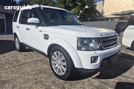 White 2016 Land Rover Discovery Wagon TDV6