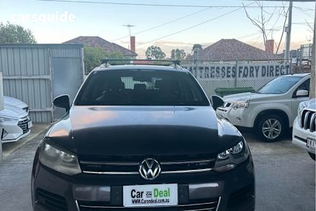 Grey 2011 Volkswagen Touareg Wagon 150 TDI