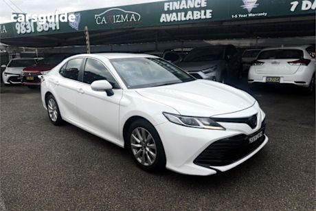 White 2018 Toyota Camry Sedan Ascent