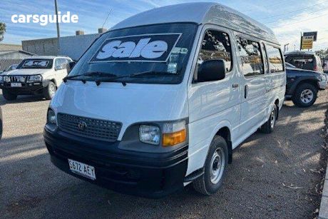 White 2002 Toyota Hiace Bus Commuter