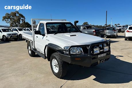 White 2014 Nissan Patrol Leaf Cab Chassis DX (4X4)
