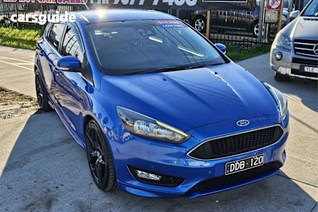 Blue 2016 Ford Focus Hatchback Titanium