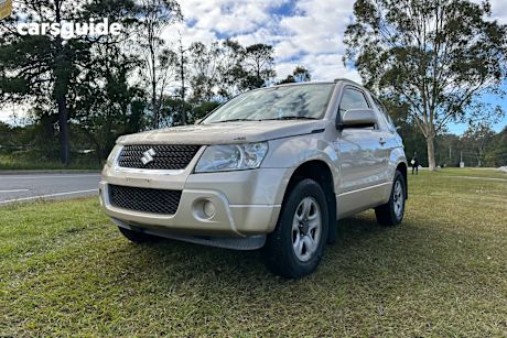 Beige 2008 Suzuki Grand Vitara Wagon (4X4)