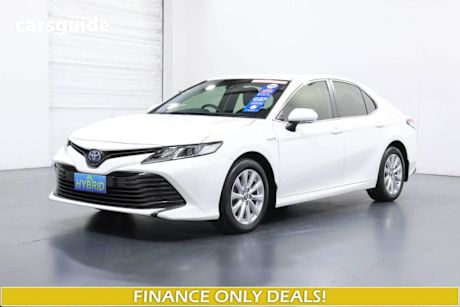 White 2020 Toyota Camry Sedan Ascent (hybrid)