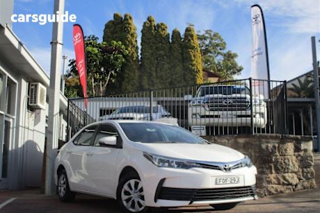 White 2018 Toyota Corolla Sedan Ascent