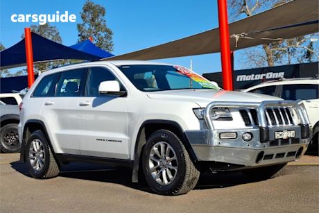 White 2013 Jeep Grand Cherokee Wagon Laredo (4X4)