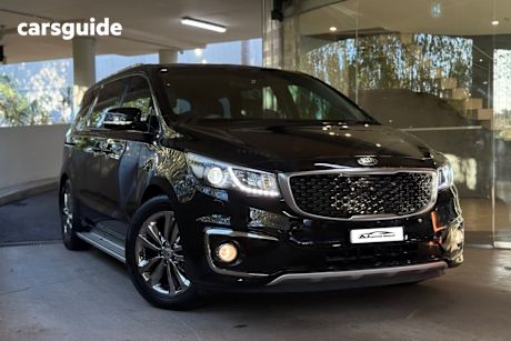 Black 2017 Kia Carnival Wagon Platinum