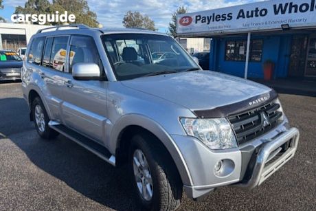 Silver 2009 Mitsubishi Pajero Wagon GLX LWB (4X4)