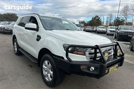 White 2017 Ford Everest Wagon Ambiente