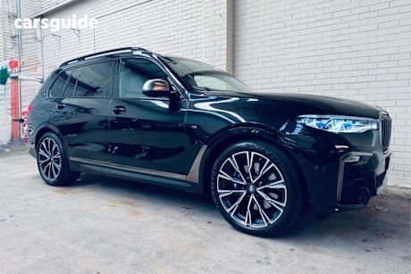 Black 2022 BMW X7 Wagon M50I