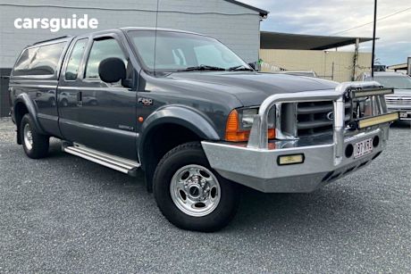 Grey 2004 Ford F250 Super Cab Pickup XLT (4X4)