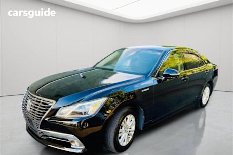 Black 2014 Toyota Crown Sedan Royal Saloon (Hybrid)