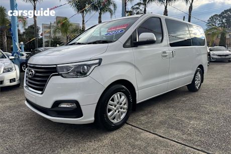 White 2018 Hyundai Imax Wagon Active