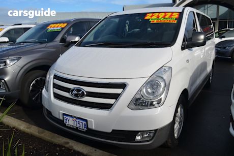 White 2016 Hyundai Imax Wagon