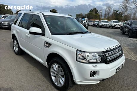 White 2013 Land Rover Freelander 2 Wagon SI4 SE (4X4)