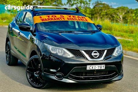 Black 2014 Nissan Qashqai Wagon ST (4X2)