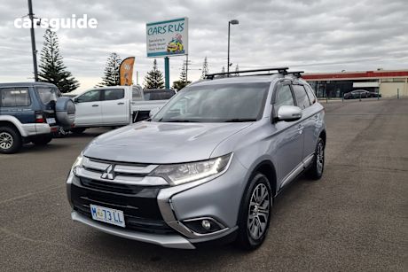 Silver 2016 Mitsubishi Outlander Wagon LS (4X4)