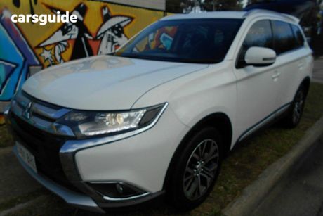 White 2015 Mitsubishi Outlander Wagon LS (4X4)