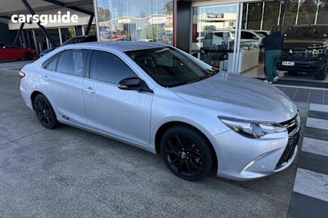 Silver 2017 Toyota Camry Sedan RZ S.e.