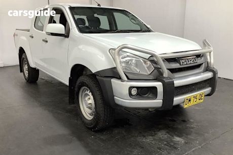 White 2019 Isuzu D-MAX Crew Cab Chassis SX (4X4)