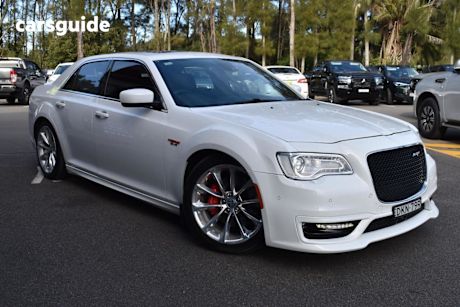 White 2016 Chrysler 300 Sedan SRT8