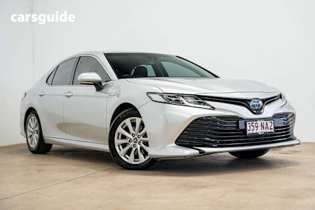 Silver 2019 Toyota Camry Sedan ASCENT F
