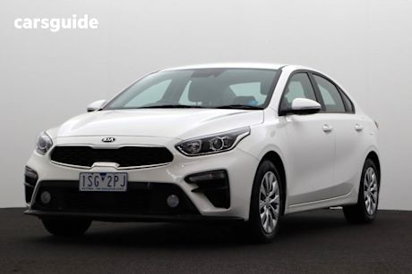 White 2019 Kia Cerato Sedan S