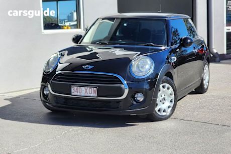 Black 2017 Mini Cooper Hatchback RAY
