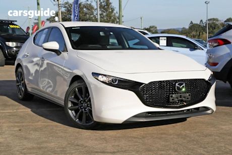 White 2021 Mazda 3 Hatchback G20 Evolve