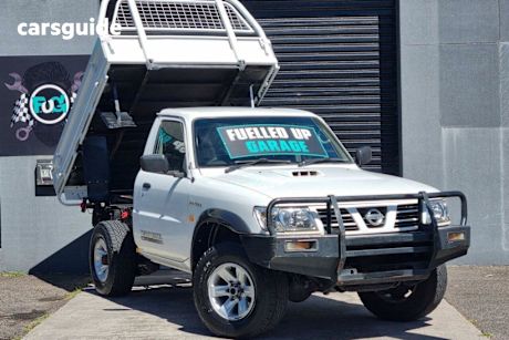White 2004 Nissan Patrol Leaf Cab Chassis DX (4X4)