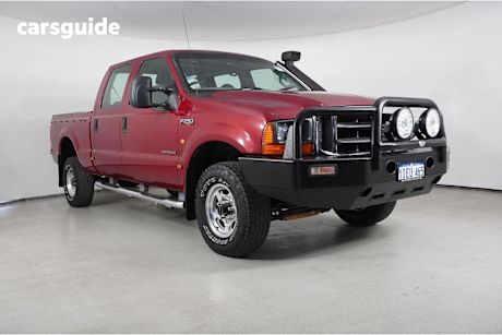 Red 2005 Ford F250 Crew Cab Pickup XLT (4X4)