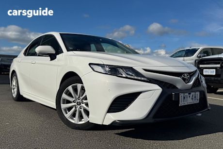 White 2018 Toyota Camry Sedan Ascent Sport
