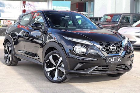 Black 2023 Nissan Juke Hatchback St-L