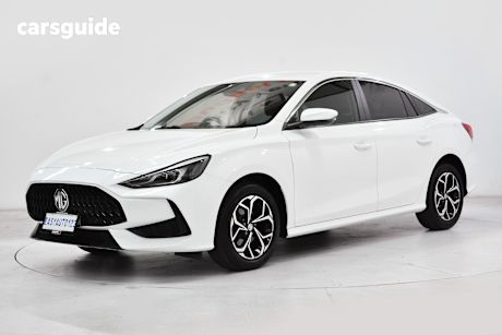 White 2023 MG MG5 Sedan Vibe