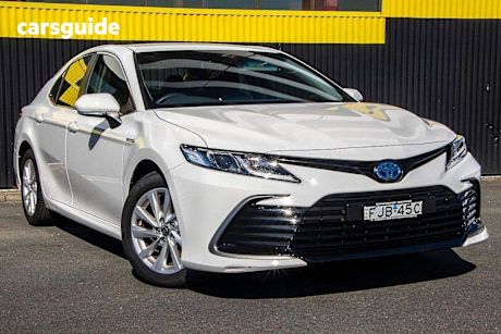 White 2024 Toyota Camry Sedan Ascent + SAT NAV Hybrid