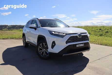 White 2023 Toyota RAV4 Wagon GXL (awd) Hybrid